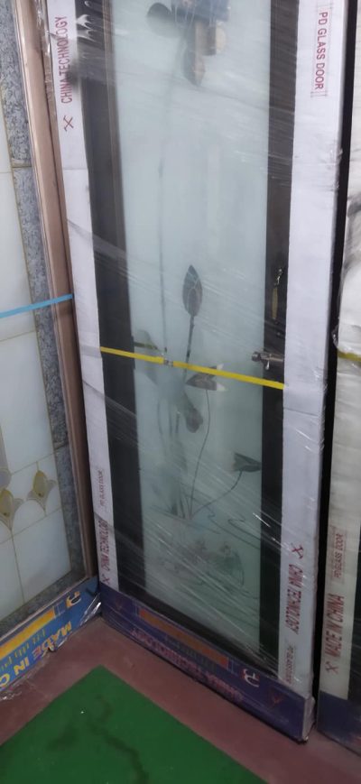 China Double Tempered Aluminium Glass door - 10068